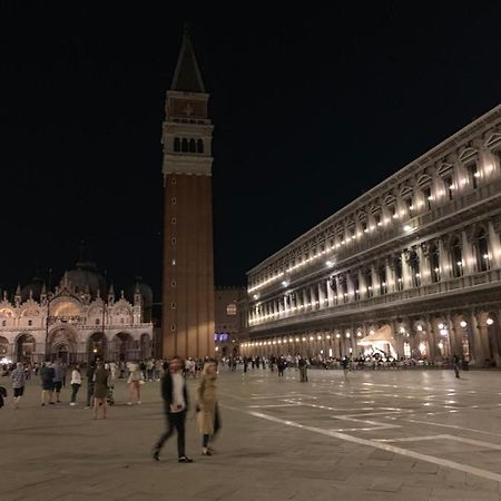 Luna Di Miele Lägenhet Venedig Exteriör bild