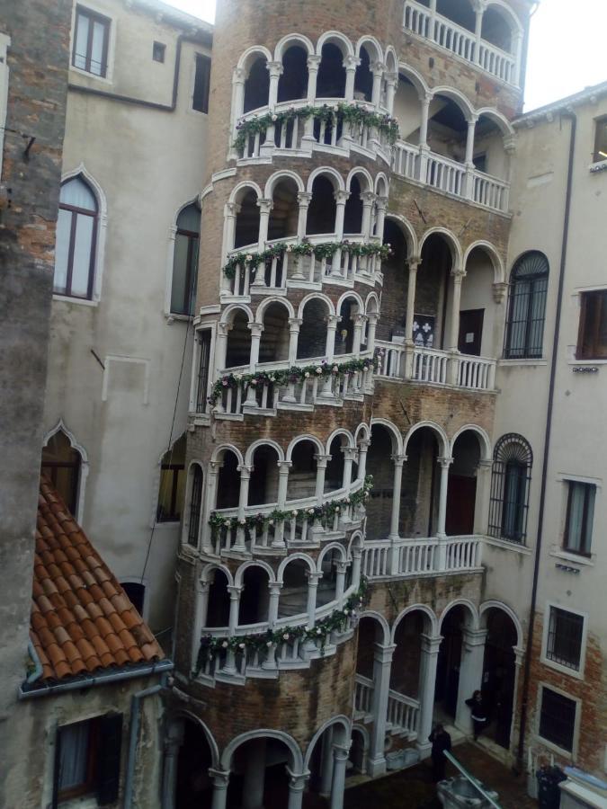 Luna Di Miele Lägenhet Venedig Exteriör bild